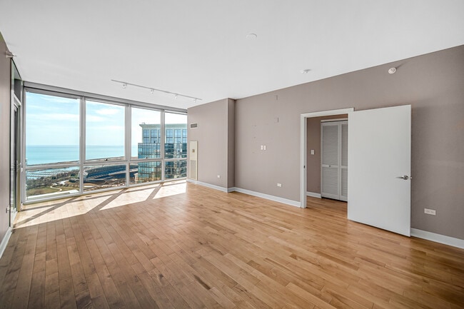 Building Photo - 1201 S Prairie Ave