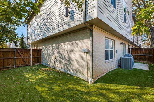 Building Photo - 1262 N Prairie Ave