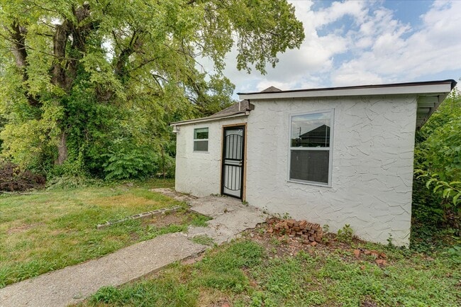 Building Photo - Charming Craftsman Bungalow — 727?N?Holly?...