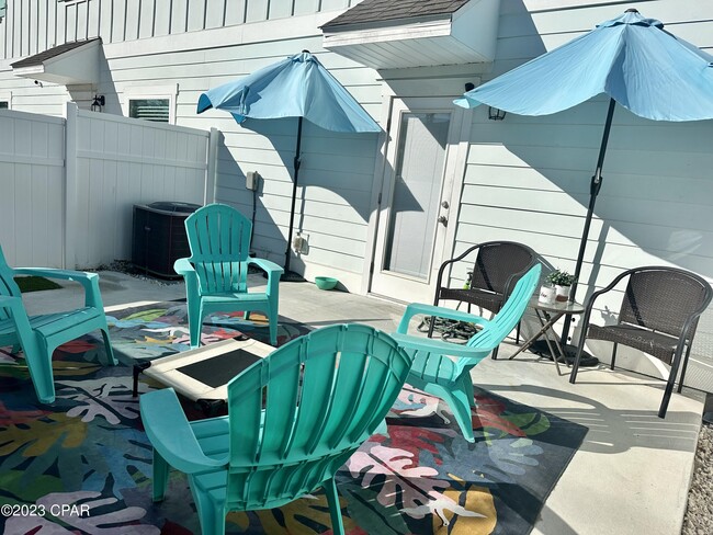 Building Photo - 7450 Shadow Lake Dr