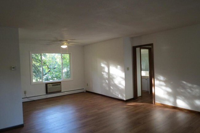 Building Photo - 722 Highland