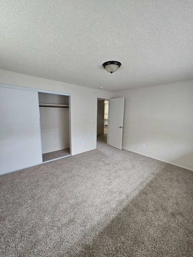 Building Photo - Kay Avenue Duplex