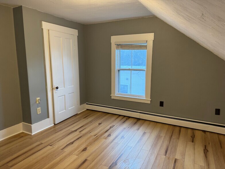 Front BR - 55 A Thorndike