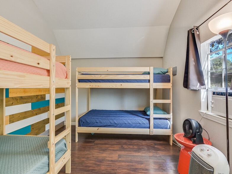 Building Photo - 1930 N Wheat Rd