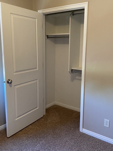 Building Photo - Well-maintained 3 bed/2 bath condo near Sky Mountain golf course.