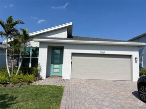 Building Photo - 12767 SW Phoenix Dr
