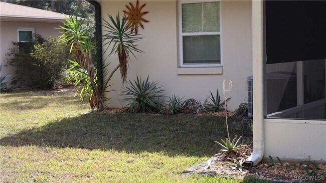 Building Photo - 9601 W Berry Ln