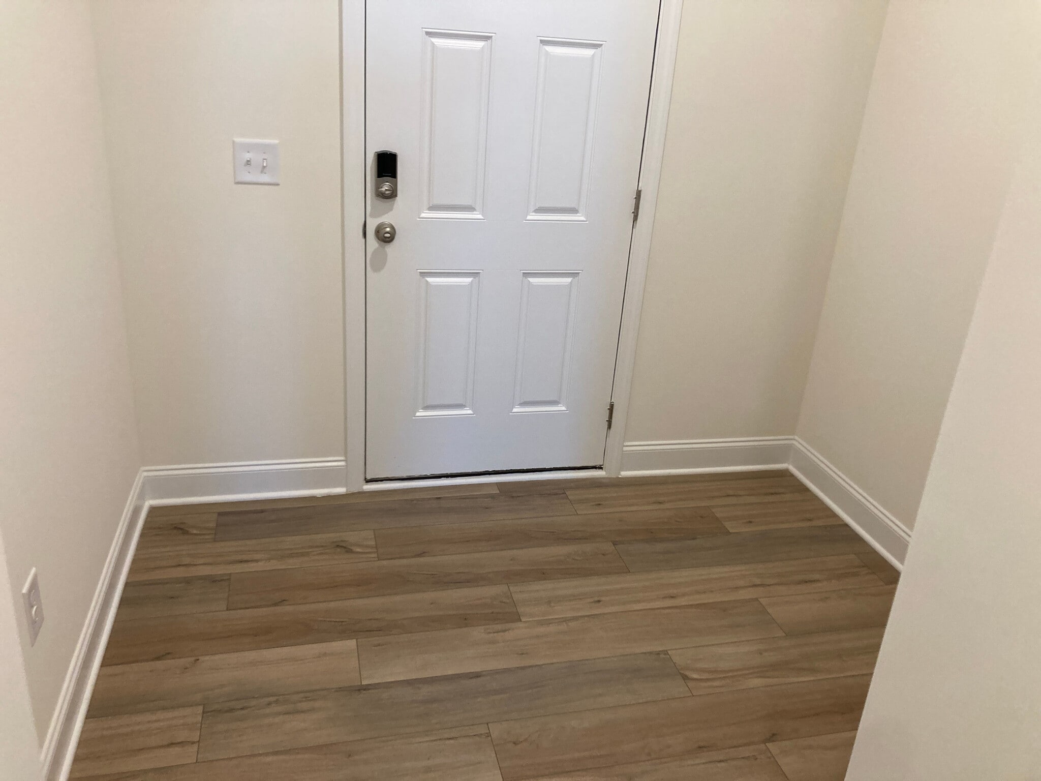 Building Photo - Room in Townhome on Caddis Bnd
