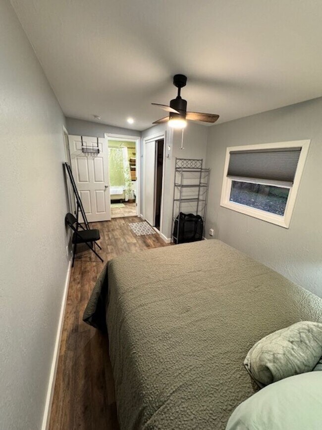 Building Photo - SHAS2352