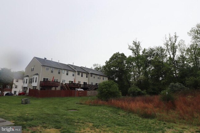 Building Photo - 104 Stingray Ct