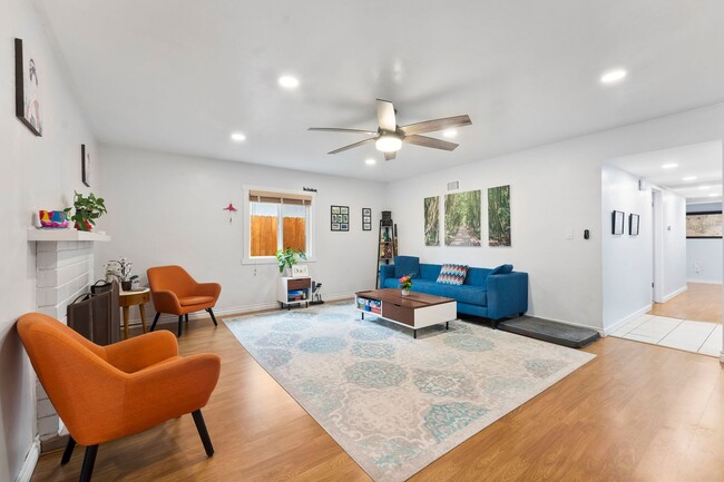 Building Photo - SPACIOUS 4 BEDROOM/2 BATHROOM HOME FOR REN...