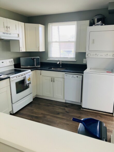 Primary Photo - 26 Florence Tollgate Pl