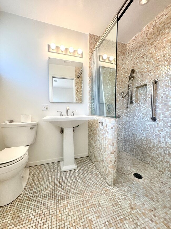 Building Photo - Charming Village Home – Steps from Claremo...