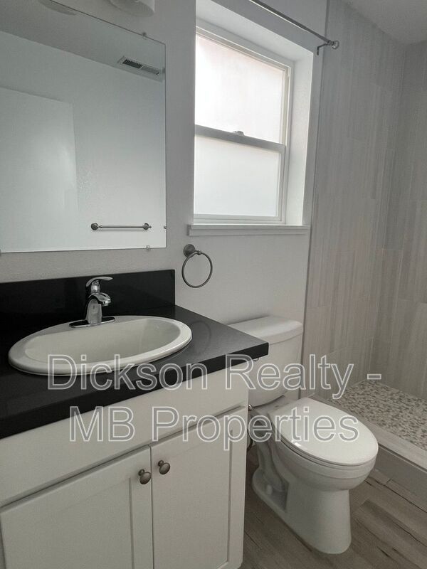 Building Photo - 263 Thoma St