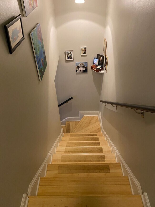 Building Photo - Immaculate end unit townhome in Raleigh's most desirable neighborhood - THE Five Points!