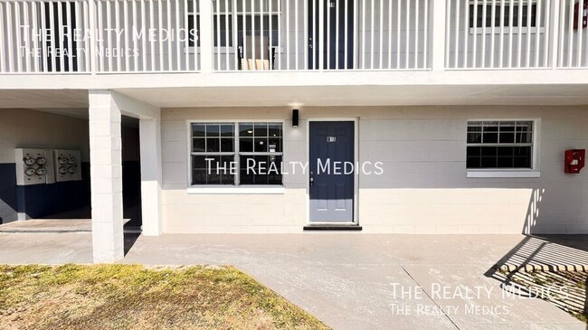 Building Photo - 1400 Eudora Rd