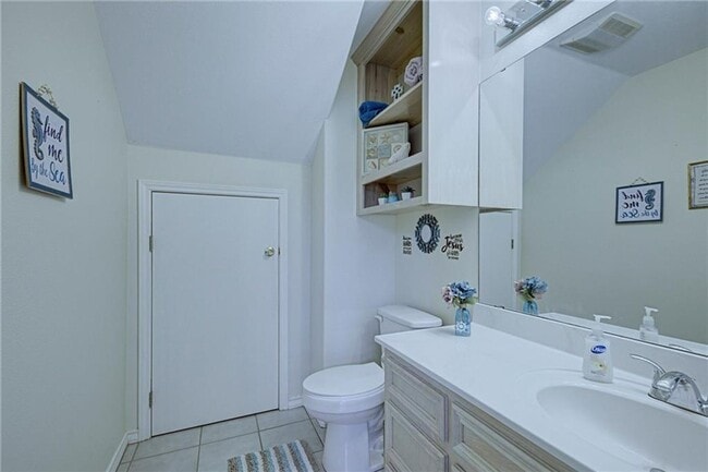 Building Photo - 14126 River Rock Dr