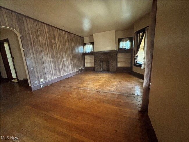 Building Photo - 1247 E 137th St