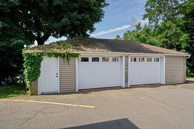 Building Photo - 14 Hartwell St