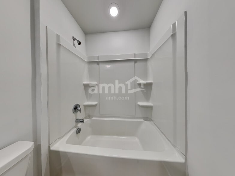 Building Photo - 486 Spanish Wells Rd