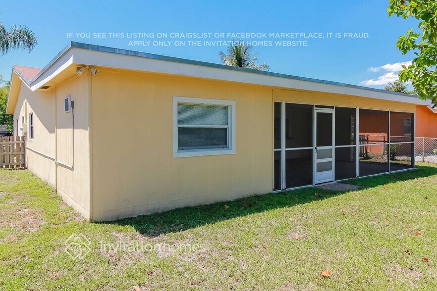 Building Photo - 22816 SW 65th Way