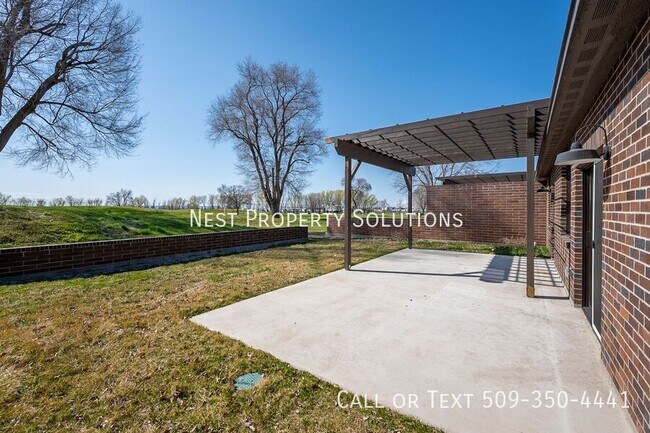 Building Photo - 1315 NE Nanto-A