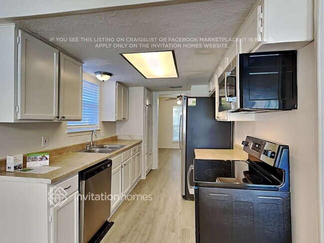 Building Photo - 4034 Broken Elm Dr