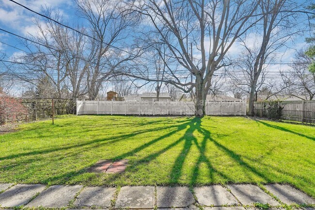 Building Photo - 1386 Rosehill Rd