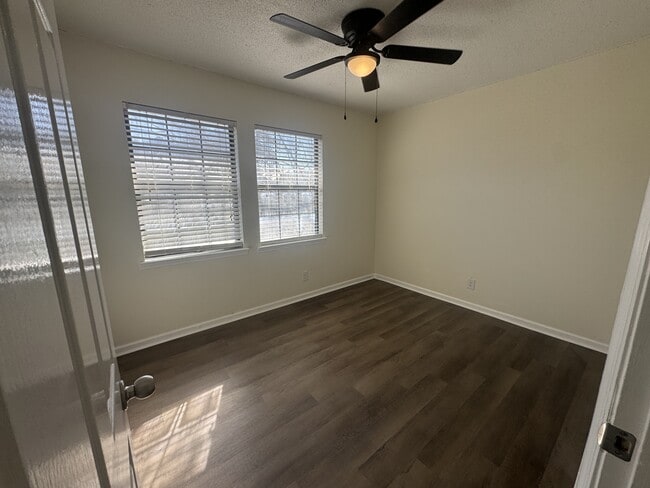 Building Photo - 122 Timbers Dr