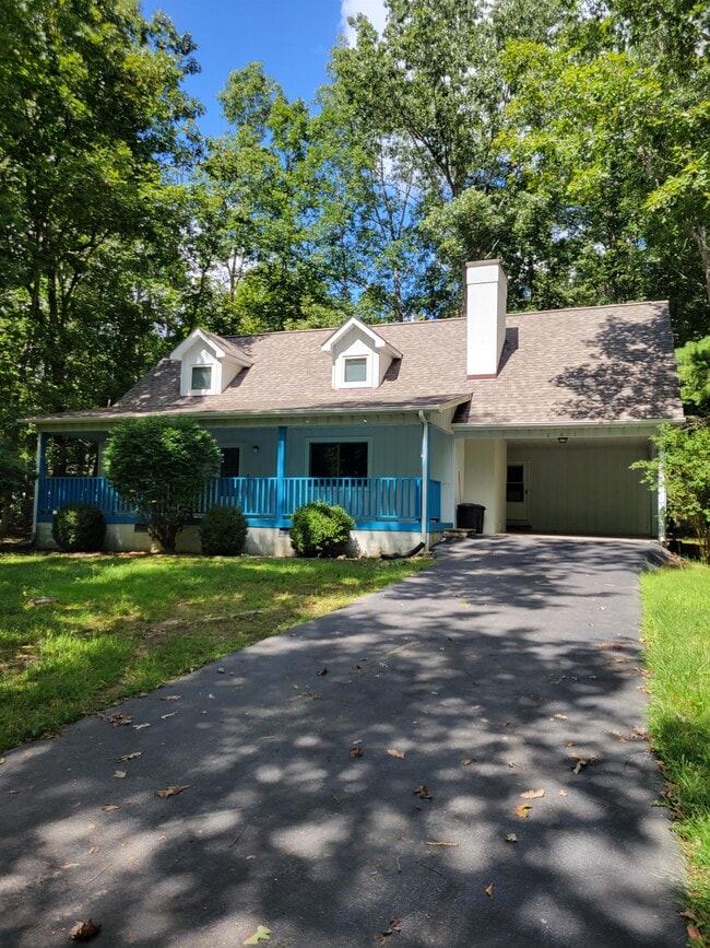 Primary Photo - 261 St George Dr