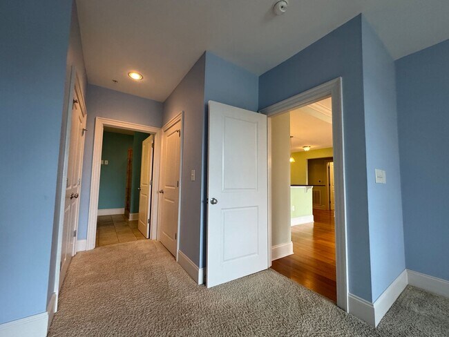 Building Photo - Mayfaire Townview 1 Bed/2 Bath + Bonus Room, Second Floor, Balcony