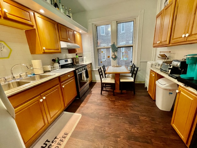 Building Photo - 73 Westland Ave