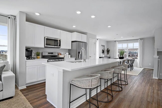 Building Photo - 8760 Clover Ln