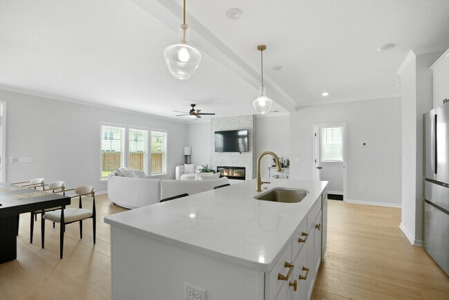 Building Photo - 25 Ashmont St