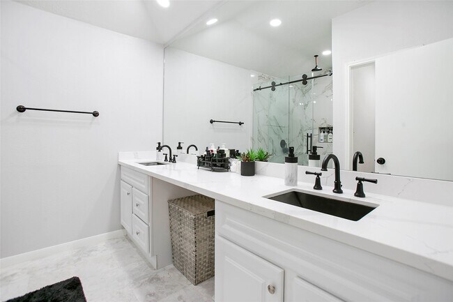 Building Photo - 1507 Buchans Dr