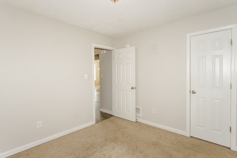 Building Photo - 7182 Crape Myrtle Dr