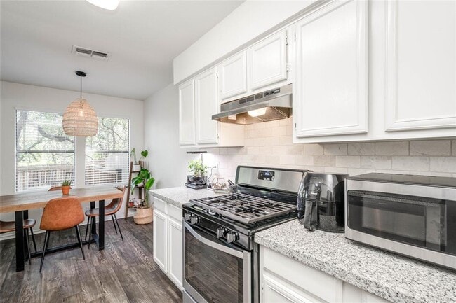 Building Photo - 3503 Larchmont Cove