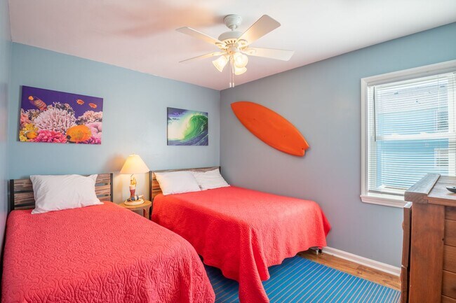 Building Photo - Seaview D @ 714 Carolina Beach Ave. N