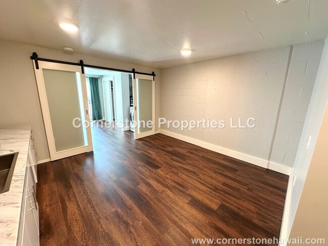 Building Photo - 803 Waimanu St
