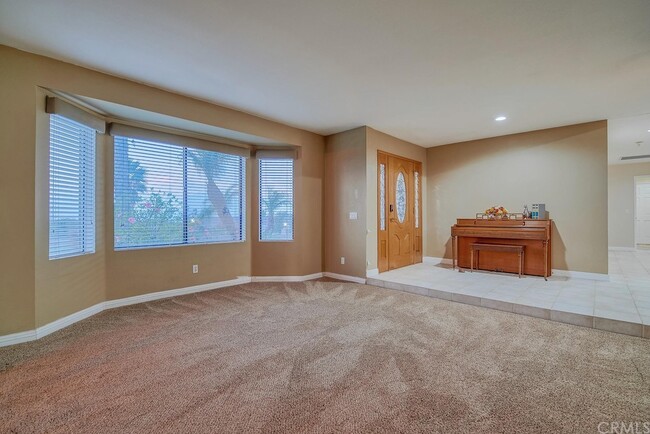 Building Photo - 7380 Live Oak Dr