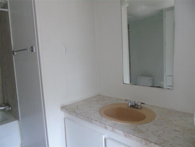 Building Photo - 910 Bunton Ln