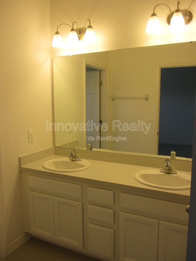 Building Photo - 6791 Tussilago Way