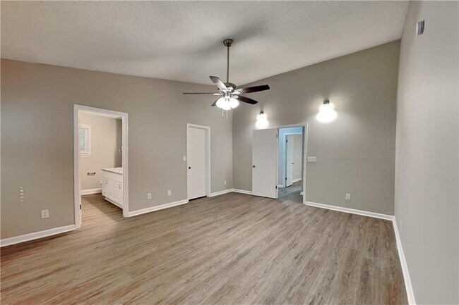 Building Photo - 3883 Nowlin Rd