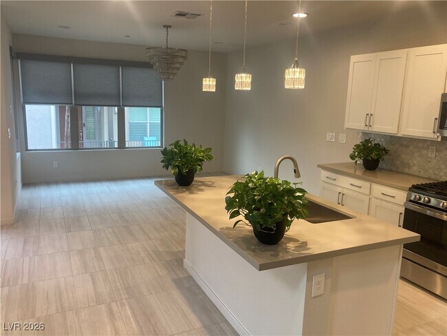 Building Photo - 1247 Rock Hls St