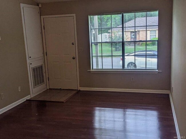 Building Photo - 3312 Royal Creek Rd