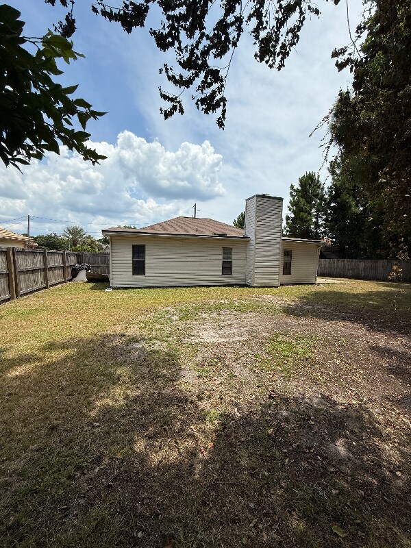 Building Photo - 2169 Estate Cir