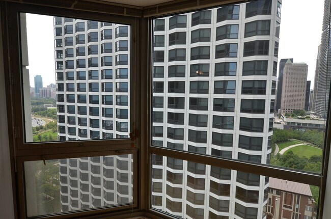 Building Photo - 195 N Harbor Dr