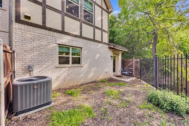 Building Photo - 8705 Tudor Pl