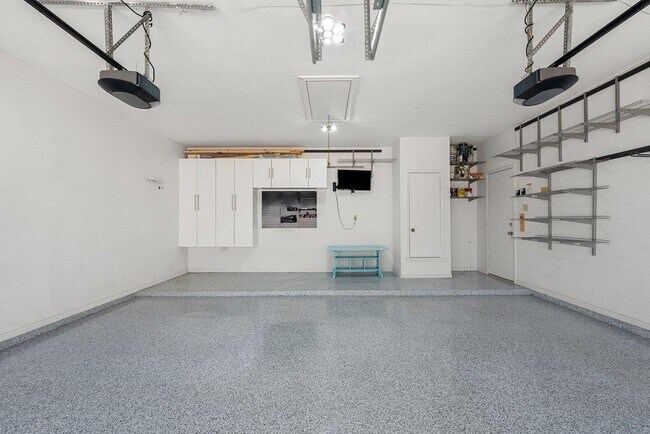 Building Photo - 10408 Loring Dr