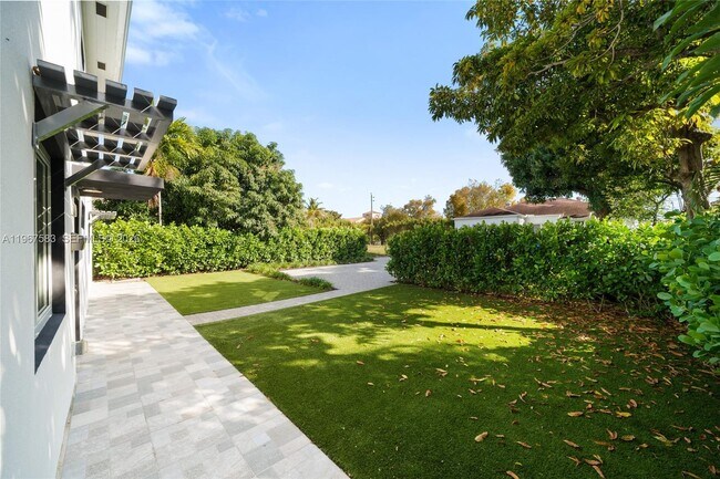 Building Photo - 1117 SW 13th St